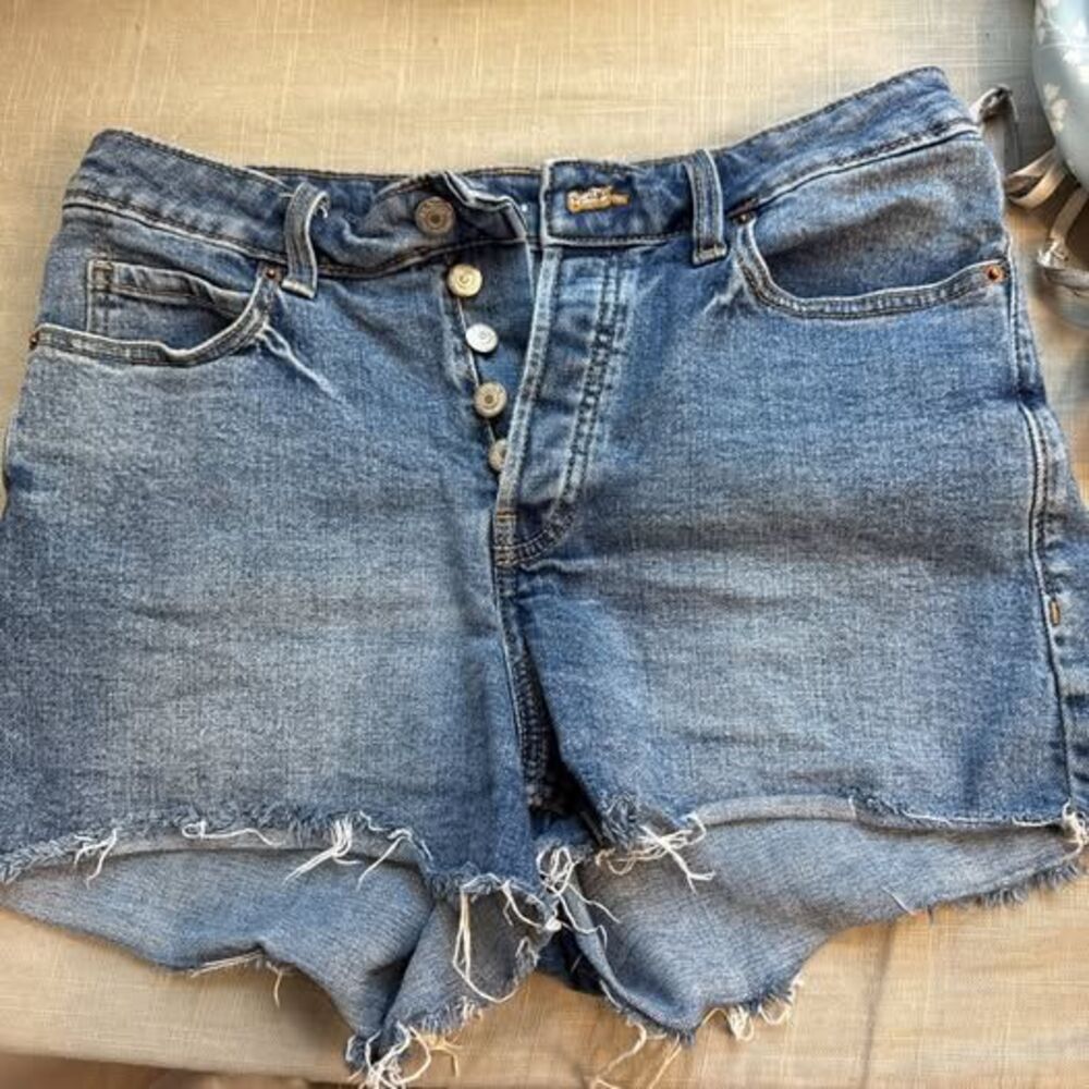 Old Navy Sky Hi High Rise A Line Denim Shorts Women's 8 Distressed Button Fly
